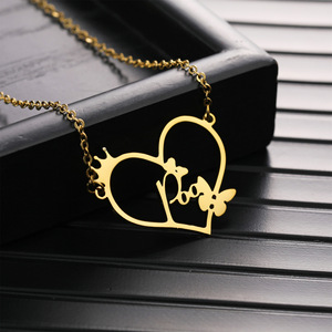 Collier personnalisé en acier inoxydable plaqué or 18 carats anti-allergique avec chaîne à maillons, plaque nominative personnalisée, breloque couronne cœur - Product Image 4