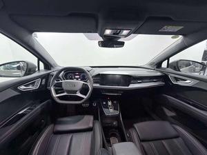 <span class=keywords><strong>Audi</strong></span> Q4 E-tron 40 SUV électrique d'occasion 2024, longue autonomie, véhicule électrique intelligent, prêt à l'exportation, gris sur noir - Product Image 5