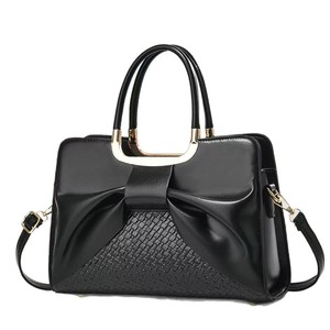 กระเป๋าถือหนัง PU ดีไซน์โบว์หนังเงาคุณภาพสูง กระเป๋าสะพายไหล่ผู้หญิงสุดหรู - Product Image 5