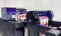Imprimante d'autocollants en vinyle Imprimante numérique Uv Machine d'impression publicitaire Rouleau à rouleau Imprimante d'étiquettes numériques à jet d'encre Uv