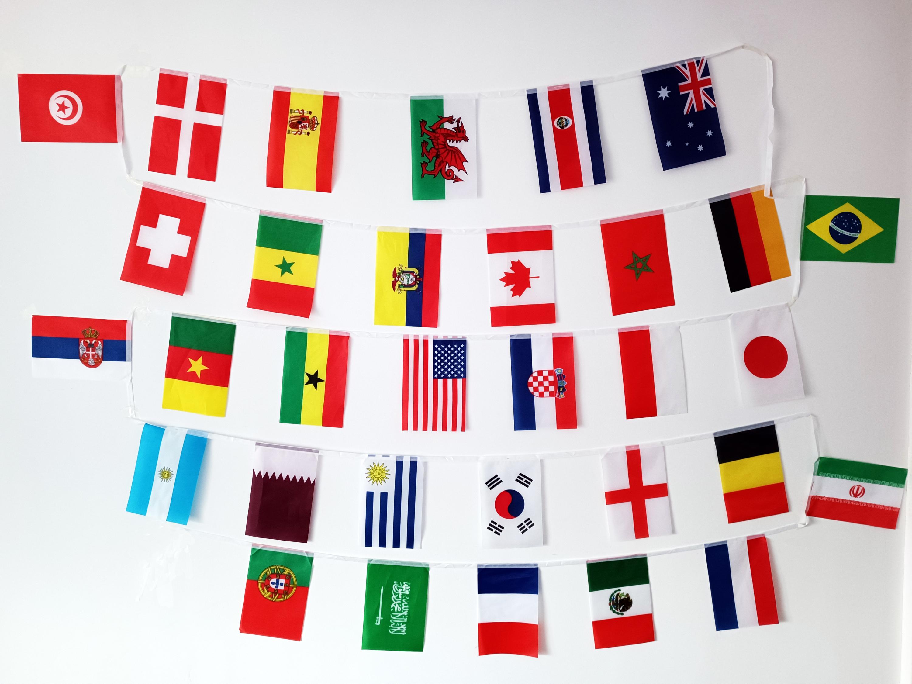 32 Petits Drapeaux Nationaux Sur Bâton - 14x21cm - Polyester - Pour Événements Sportifs, Festivals, Fêtes