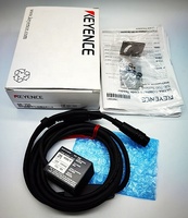 Lecteur de codes 1D et 2D ultra-compact KEYENCE SR-700, neuf et original