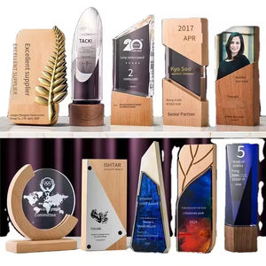 ถ้วยรางวัลคริสตัลแปดเหลี่ยมแบบสร้างสรรค์สั่งทำของที่ระลึกของที่ระลึกที่ได้รับเกียรติสำหรับการเกษียณอายุ - Product Image 2