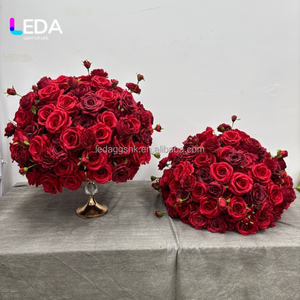 ลูกบอลดอกไม้สีแดงเบอร์กันดีขนาด 60 ซม. ของ LEDA ลูกบอลดอกไม้ประดิษฐ์สำหรับจัดโต๊ะกลางในงานแต่งงานและงานอีเว้นท์ต่างๆ - Product Image 3