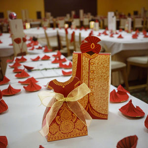 صناديق ورقية صغيرة للحلوى والحلوى لحفلات الزفاف مع شرائط تصميم العروس والعريس صناديق للضيوف - Product Image 6