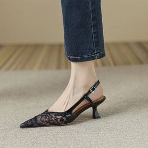 Sandales d'été pour femmes à talons hauts Bao Toe Sexy Lace Hollowed-Out Design avec Roman Small Shoes Factory Wholesale Soft Material - Product Image 1