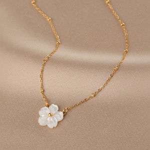 Gargantilla minimalista chapada en oro <span class=keywords><strong>de</strong></span> 18 quilates para mujer, collar diario <span class=keywords><strong>de</strong></span> perlas <span class=keywords><strong>de</strong></span> agua dulce, joyería para fiesta y boda, regalo para damas <span class=keywords><strong>de</strong></span> honor - Product Image 2