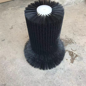 Petite <span class=keywords><strong>brosse</strong></span> <span class=keywords><strong>métallique</strong></span> en nylon pour le dépoussiérage Lavage externe automatique avec rouleau cylindrique circulaire pour machine à baril - Product Image 4