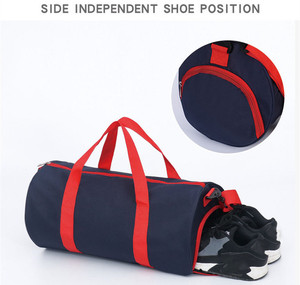 Sac de voyage unisexe mini-baril pour adultes, idéal pour le sport et la gym, sac polyvalent rouge classique avec logo personnalisé, <span class=keywords><strong>cadeau</strong></span> promotionnel - Product Image 4