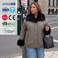 Veste parka courte d'hiver pour femmes, grande taille, avec col et poignets en fourrure, manteau bomber chaud et épais rembourré