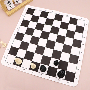 Set di <span class=keywords><strong>Scacchi</strong></span> Internazionale con Pezzi in Plastica <span class=keywords><strong>Bianchi</strong></span> e Neri e Scacchiera in Pelle PU per Giochi da Tavolo - Product Image 1