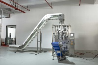 Emballage automatique pour aliments secs pour animaux de compagnie de qualité supérieure Machine de remplissage et d'emballage verticaux déshydratés pour sacs de sachets pour aliments pour chiens