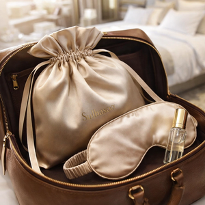 Pochette <span class=keywords><strong>en</strong></span> satin de <span class=keywords><strong>soie</strong></span> couleur or champagne luxueuse <span class=keywords><strong>avec</strong></span> cordon de serrage, emballage cadeau haut de gamme <span class=keywords><strong>avec</strong></span> logo personnalisé pour bijoux, cosmétiques, soins de la peau - Product Image 3