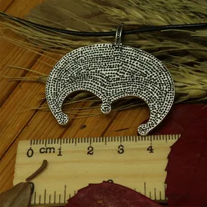 Collar con Colgante Lunula Eslava para Mujer, Joyería Vikinga Nórdica, Amuleto de Luna Eslava, Talismán Pagano, Regalo para Ella - Product Image 4