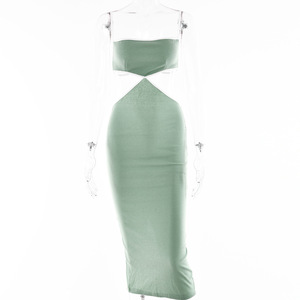 Vestido de noche estilo europeo para mujer, negro con ribete blanco, cuello halter, falda larga, espalda descubierta - Product Image 5