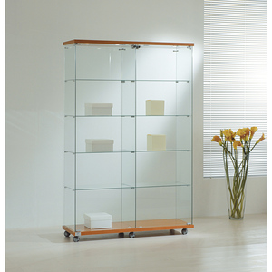 ตู้โชว์กระจกโมเดิร์น สูง 185 ซม. พร้อมท็อปและฐานไม้ ติดล้อเลื่อน ประตูล็อคได้ สำหรับโชว์ในห้องนั่งเล่น - Product Image 1