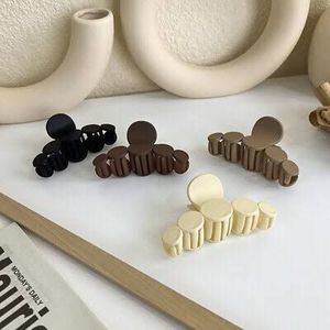 คลิปหนีบกรงเล็บแข็งแรงทันสมัยสำหรับผู้หญิงเด็กผู้หญิงและร้านเสริมสวยแบบมืออาชีพราคาขายส่ง - Product Image 1