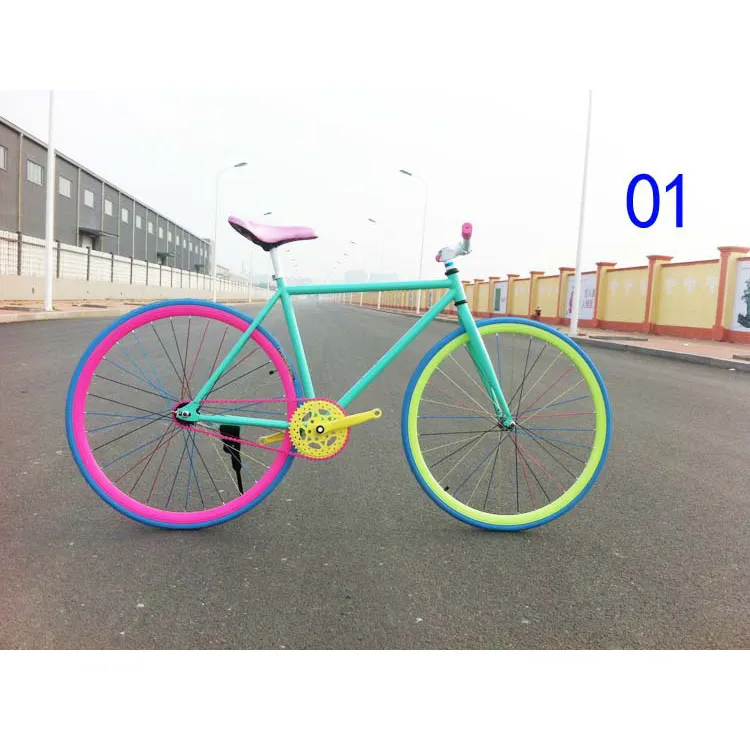 دراجة ذات سرعة ثابتة من المصنع مباشرة 700c دراجة ملونة أحادية السرعة دراجة V الفرامل 26 بوصة دورة الطريق ذات سرعة ثابتة