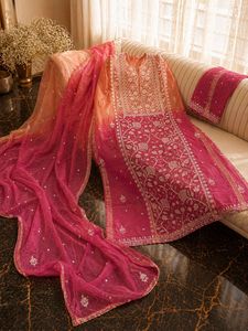 Ensemble Kurta Dupatta Pantalon Designer Chikankari Semi-Couture en Chanderi avec Broderie de Perles et Broderie à la Main – Tenue Ethnique Premium - Product Image 3