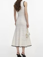 Robe midi élégante en maille blanche sans manches à col en V et nœud ajouré, style français, pour femme, collection été 2026
