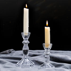 Bougeoir en cristal rétro nordique français en verre sculpté avec style INS pour les accessoires de tournage de mariage et de dîner de Noël romantique - Product Image 2