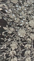 Tissu en dentelle française blanc exquis avec fleurs 3D, perles et sequins, sans fil, pour la confection de robes de mariée classiques et de robes de soirée