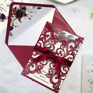 Cartes d'invitation de <span class=keywords><strong>mariage</strong></span> personnalisées découpées au laser <span class=keywords><strong>bordeaux</strong></span> en gros d'usine avec ruban et enveloppes pour invitations d'anniversaire - Product Image 1