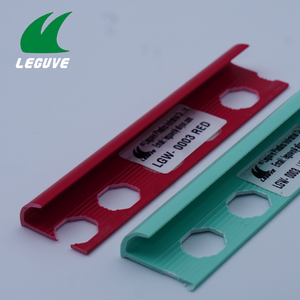 Bande de finition en plastique PVC co-extrudé, écologique et durable, prix <span class=keywords><strong>d</strong></span>'usine Leguwe, pour la <span class=keywords><strong>d</strong></span>écoration <span class=keywords><strong>d</strong></span>'angle de <span class=keywords><strong>carrelage</strong></span> céramique, design moderne - Product Image 2