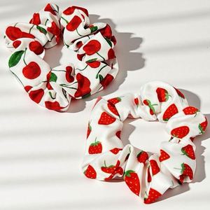 Scrunchies mignons personnalisables avec logo, élastiques doux, volumineux, pour femme, imprimé fraise et cerise, pour queue de cheval - Product Image 3