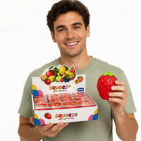 Jouet anti-stress fraise à presser très populaire, boule anti-stress fraise faite à la main, portable et croquante