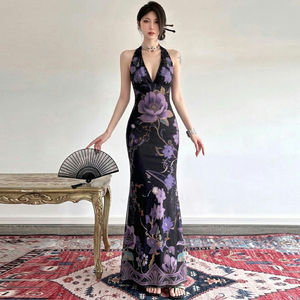 Vestido Largo Maxi Elegante con Estampado Floral Retro Vintage, Cuello Halter, Tirantes Cruzados, Espalda Abierta, Cintura Ajustada y Dobladillo de Sirena - Product Image 4