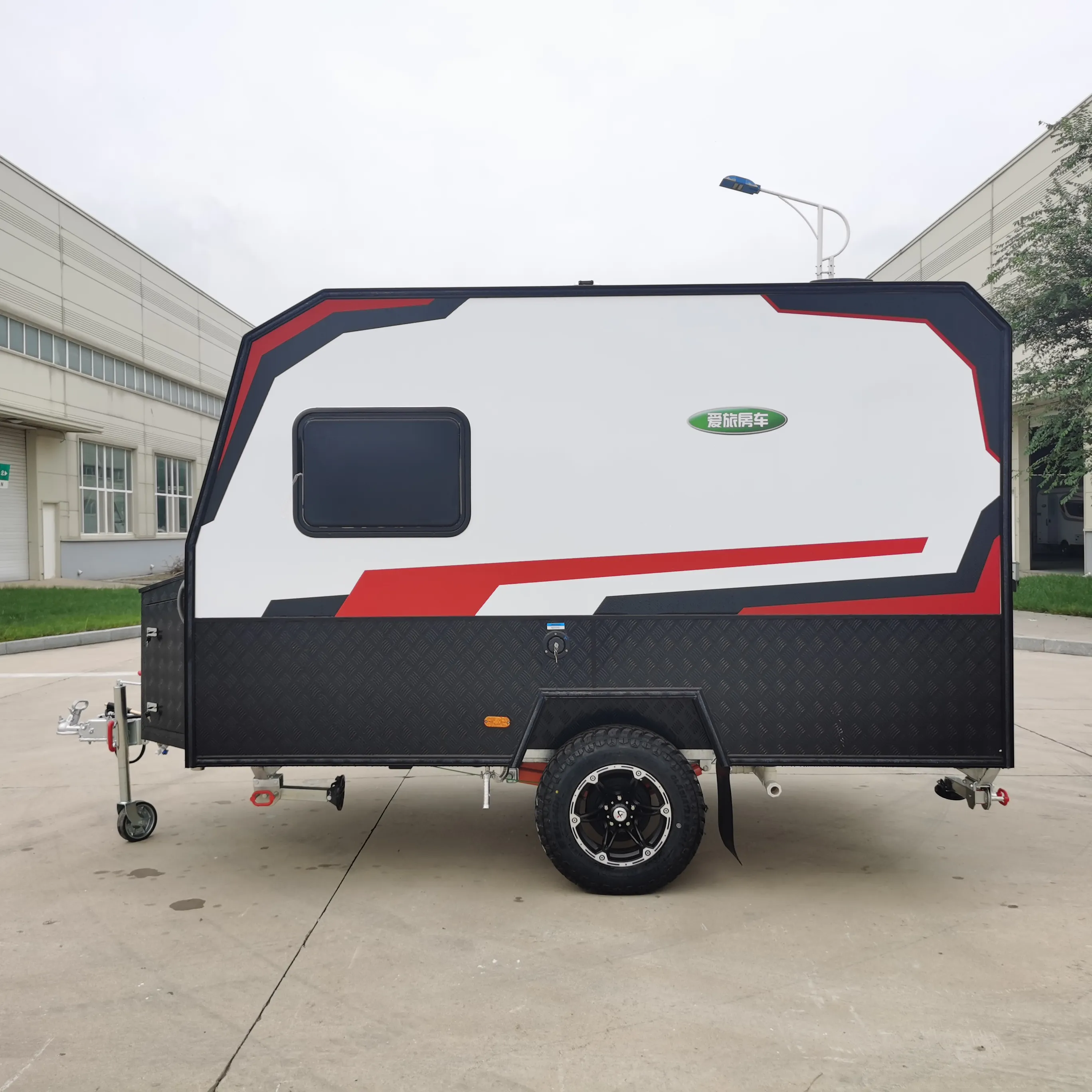 Factory Price New Design Large Rv Off Road Camping Motorhomes Travel House Camper Caravan Trailer