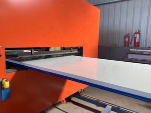 Panneaux de construction de maisons préfabriquées UPS en polystyrène expansé (EPS/XPS) à <span class=keywords><strong>isolation</strong></span> thermique ondulée de conception moderne - Product Image 3