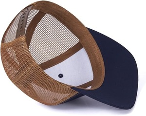 Sombrero de camionero de béisbol de 5 paneles de alta calidad, Impresión de letras negras personalizadas, bordado de malla de poliéster 100% bordado a mano - Product Image 4