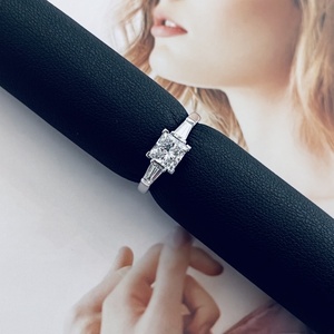 Bague de fiançailles solitaire en or massif 14 carats avec diamant de laboratoire de 1,0 ct, 1,5 ct ou 2,0 ct, certifiée IGI - Product Image 1