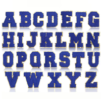 Patchs en chenille bleue de 8 cm personnalisables et testés par Reach avec lettres en forme de cœur brodées en 3D à coudre sur les vêtements