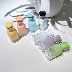 Flacon de parfum en verre coloré de 30 ml avec vaporisateur à pression pour brume fine, conteneur vide transparent pour échantillons de voyage - Product Image 3