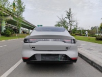 Leapmotor C01 Sedan Listrik Bekas 2022 Jarak Tempuh 717km CLTC RWD 200kW EV Murni LHD 5 Kursi Grosir Kendaraan Energi Baru Cina