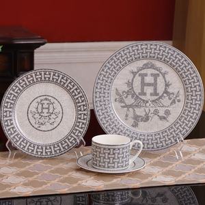 Service de table en céramique et porcelaine, assiettes et tasses, vaisselle de style occidental, vaisselle à steak, en porcelaine fine, coffret cadeau, design minimaliste - Product Image 4