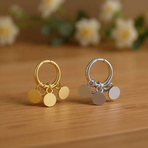 Orecchini a Cerchio Angelina con Tre Dischi Rotondi Placcati Oro e Argento, Design Minimalista per Uso Quotidiano 46603 - Product Image 2