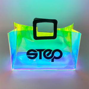 Sac fourre-tout en PVC holographique, logo carré, sac promotionnel pour événements et expositions - Product Image 3