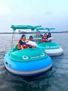 Bateau tamponneur électrique d'extérieur avec son surround musical 3D, lumières colorées et pistolet à eau, pour usage domestique adulte - Product Image 4