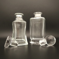 Vente en gros diffuseur de parfum aromatique OEM 150ml 250ml 450ml carafe en verre pour affichage d'huile de parfum Attar