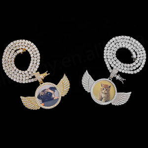 เครื่องประดับแฟชั่น สร้อยคอผู้ชายรูปปีกกลมขนาด 24 นิ้ว พร้อมกรอบรูปสั่งทำ จี้แบรนด์แฟชั่นดีไซน์โดดเด่น - Product Image 4