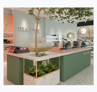 Comptoir de présentation cosmétique en forme de L sur mesure de haute qualité avec éclairage LED et finition peinte pour mobilier de magasin de cosmétiques, logo personnalisé