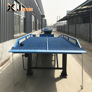 <span class=keywords><strong>Pont</strong></span> d'embarquement <span class=keywords><strong>mobile</strong></span> <span class=keywords><strong>de</strong></span> déchargement hydraulique <span class=keywords><strong>de</strong></span> rampe <span class=keywords><strong>de</strong></span> quai pliable pour les tables élévatrices <span class=keywords><strong>de</strong></span> chargement <span class=keywords><strong>de</strong></span> conteneurs avec ce - Product Image 3
