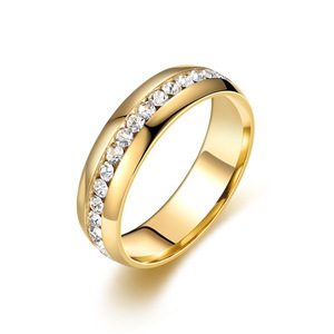 Anello Eternity Placcato Oro con Zirconia Cubica Incastonata, Classico Anello Nuziale Unisex, Gioiello alla Moda - Product Image 1
