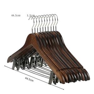 Percha de <span class=keywords><strong>madera</strong></span> duradera ecológica de bajo MOQ con ganchos de Metal para armario <span class=keywords><strong>individual</strong></span>/doble y uso en tienda de ropa - Product Image 3