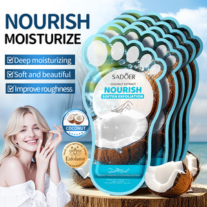 Masque pour les pieds parfumé à la noix de coco et à la fraise avec des tranches réparatrices et hydratantes à l'aloe vera de Curaçao pour une utilisation en automne/hiver - Product Image 1