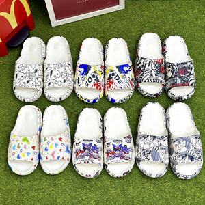 Chanclas de Playa Personalizables de Verano para Hombre, Estilo Deportivo y Casual, con Diseño de Grafiti y Plantilla de PVC con Sensación de <span class=keywords><strong>Coco</strong></span>, Estilo del Sudeste Asiático - Product Image 2